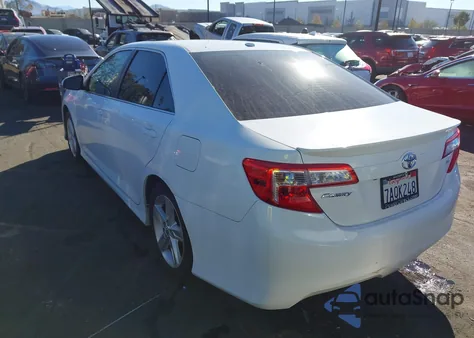 2013 Toyota Camry Se z USA, uszkodzony, nr VIN 4T1BF1FK6DU685668